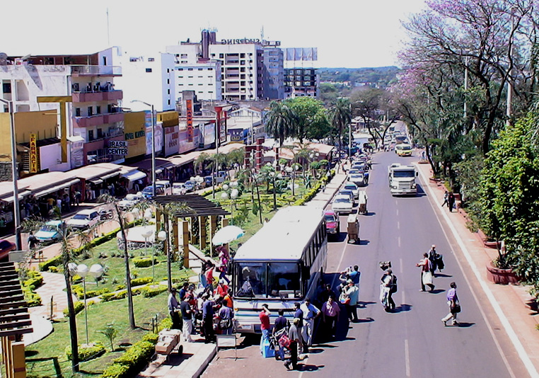 パラグアイ　国境の町 シウダーデルエステ