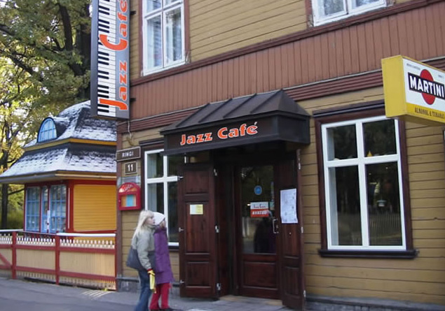 エストニア　田舎町パルヌのJazz Cafe
